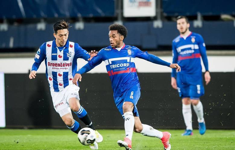 提到两个国 提到两个国