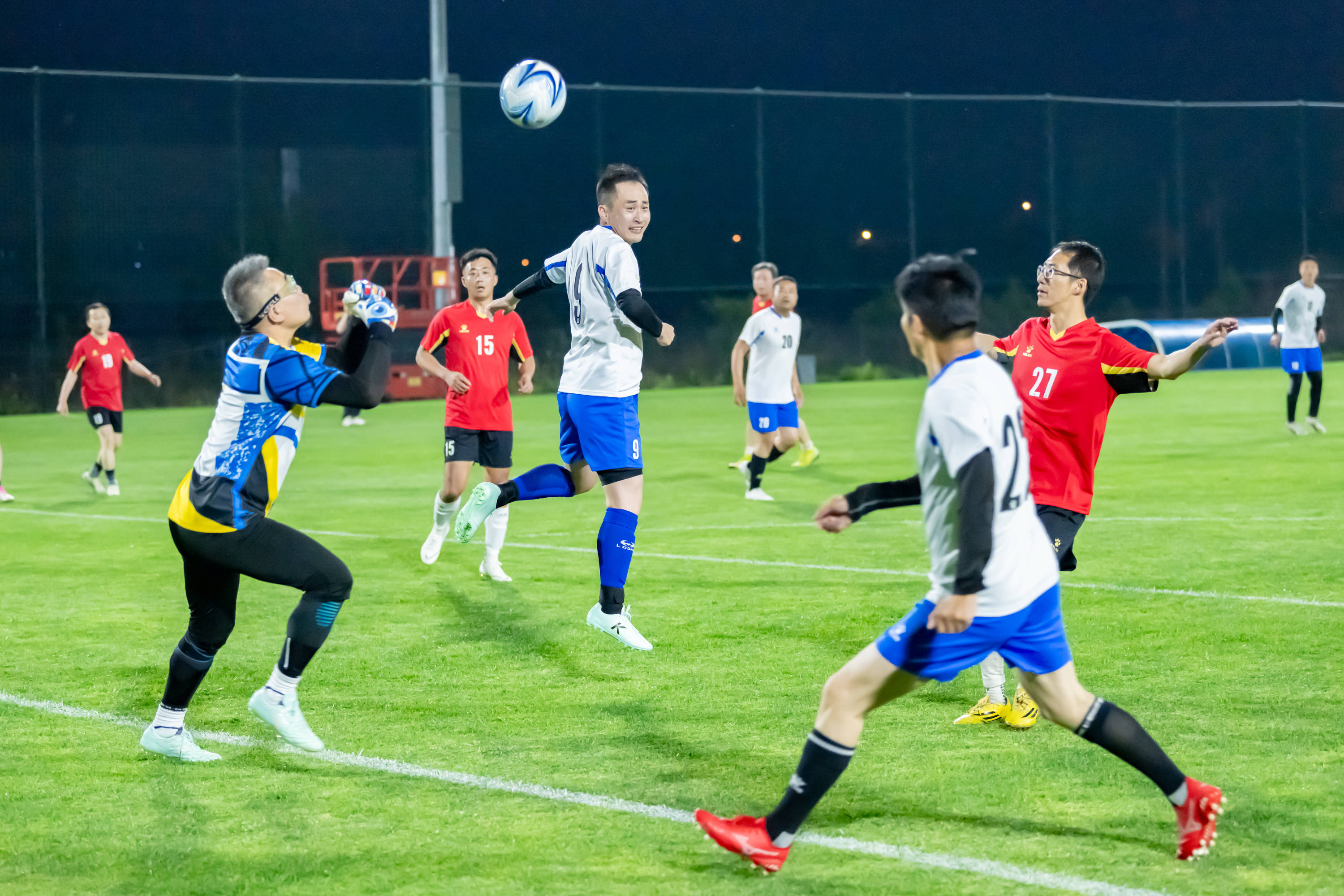 于俱乐部财 于俱乐部财