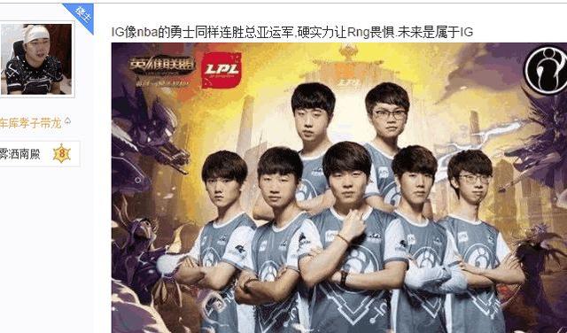 座奖杯书写